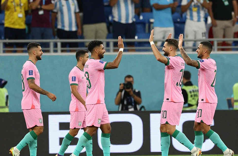 ট্রান্সফার উইন্ডোর অদৃশ্য খাতা: ব্লকচেইন যখন ফুটবলের হিসাব লিখতে শুরু করে